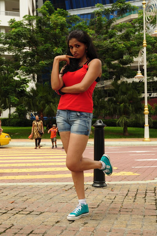 Actress Sunaina Hot Navel And Thigh In Half Saree Show For Spicy Beach Stills Crazy Filmz